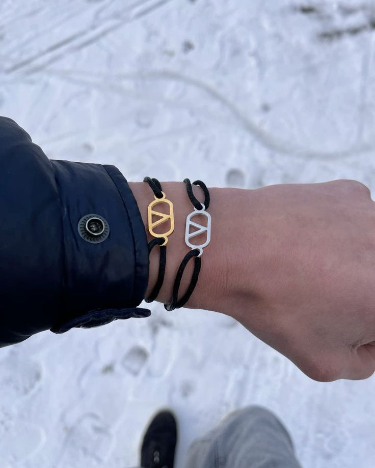 V | BRACELET