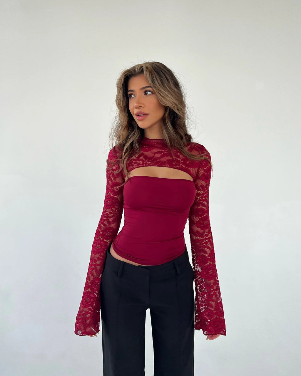LARA | LONGSLEEVE LACE TOP