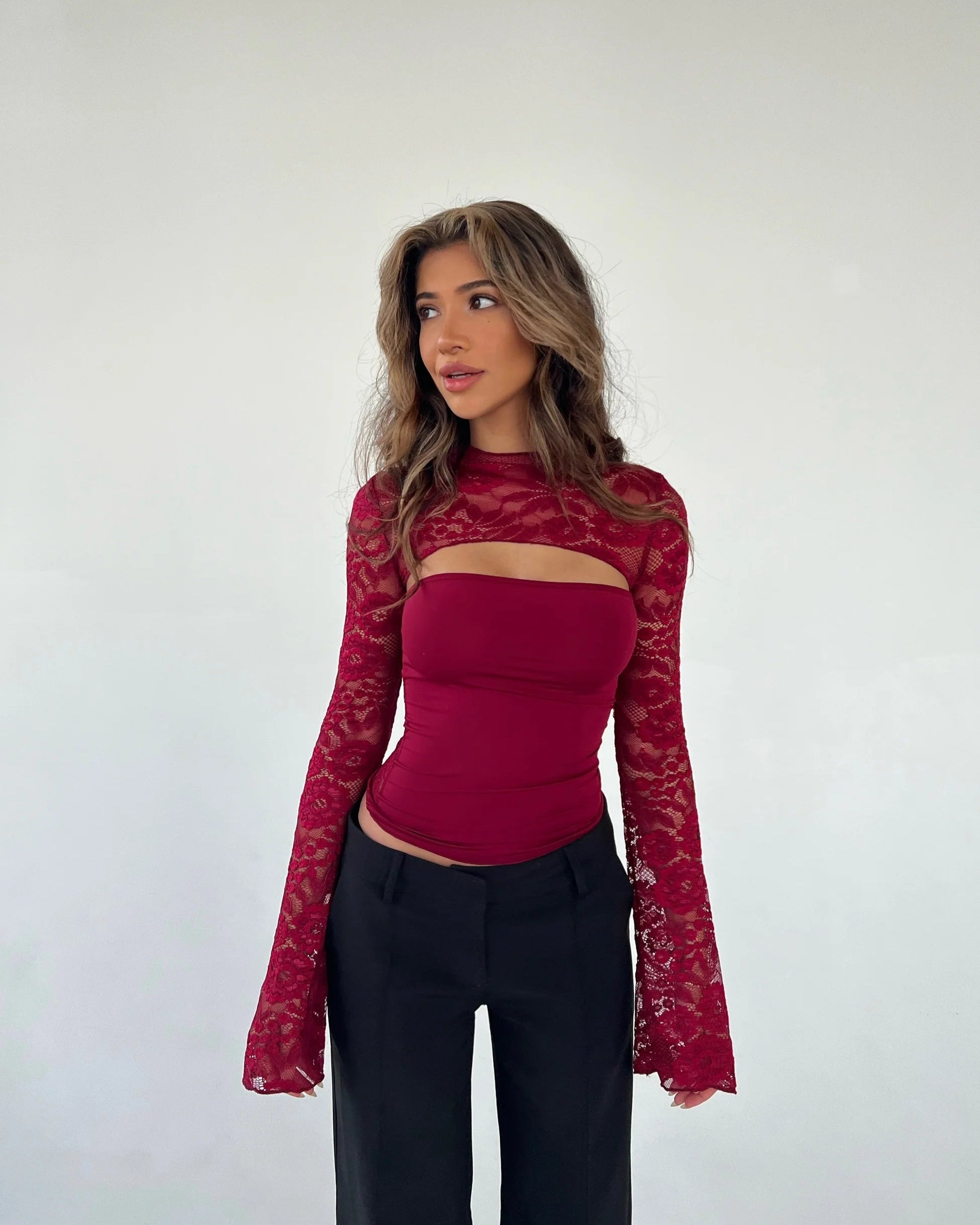 LARA | LONGSLEEVE LACE TOP