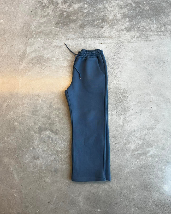MINIMALIST | TRACKSUIT
